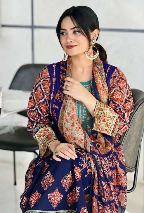 CHEVRON LUXURY LAWN VOL-6 by MEHBOOB TEX